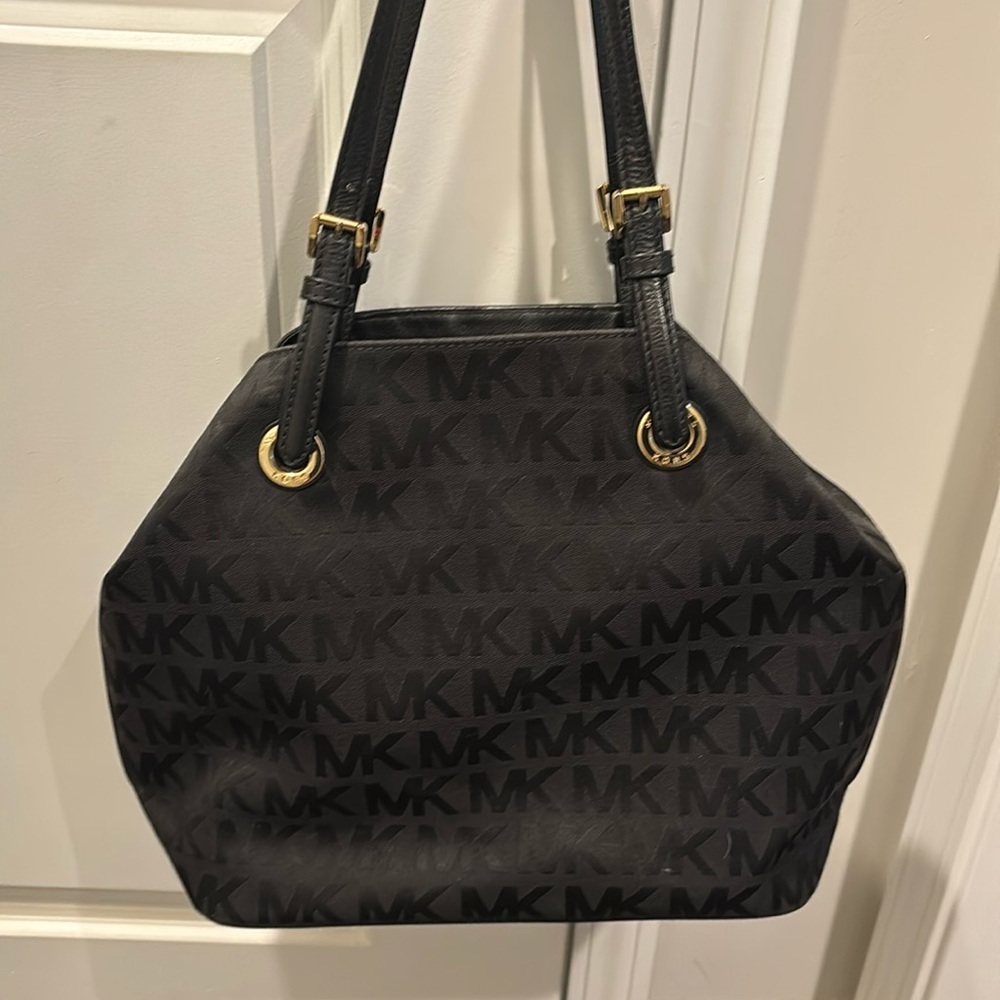 Michael Kors Jet Set medium tote
